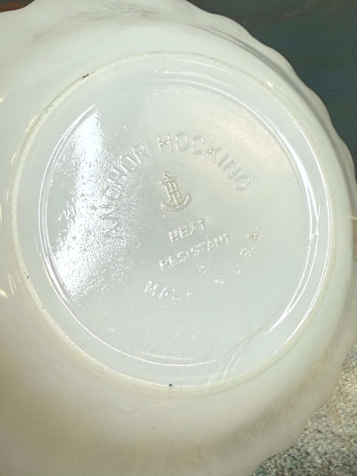 Vintage Anchor Hocking White Milk Glass Small Scallop Dessert Dish (A1)