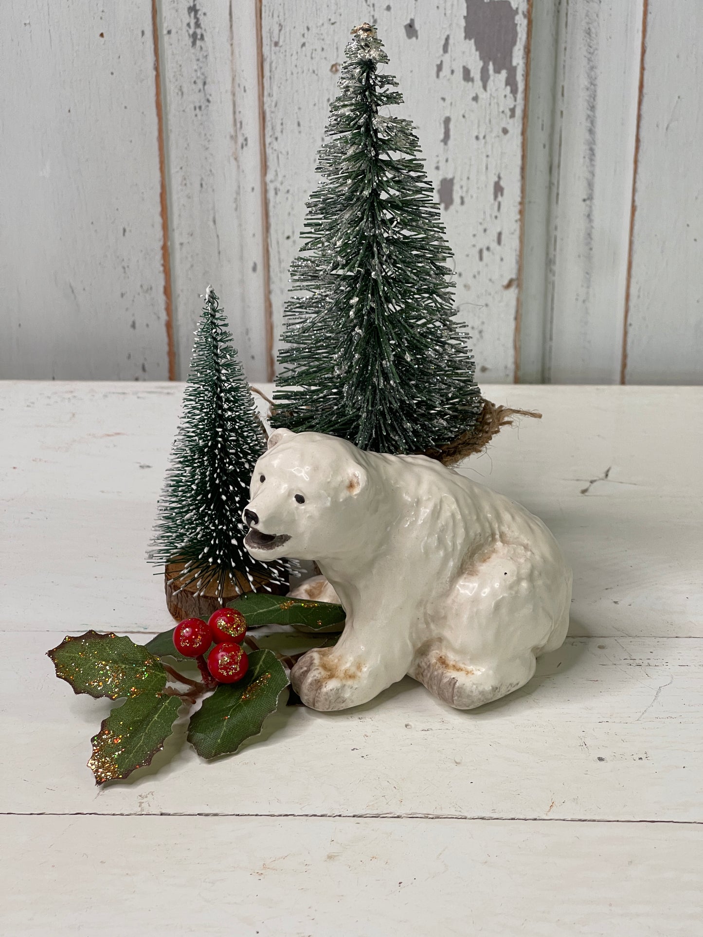 Vintage 1986 C. Alan Johnson Polar Bear Figurine (B2)