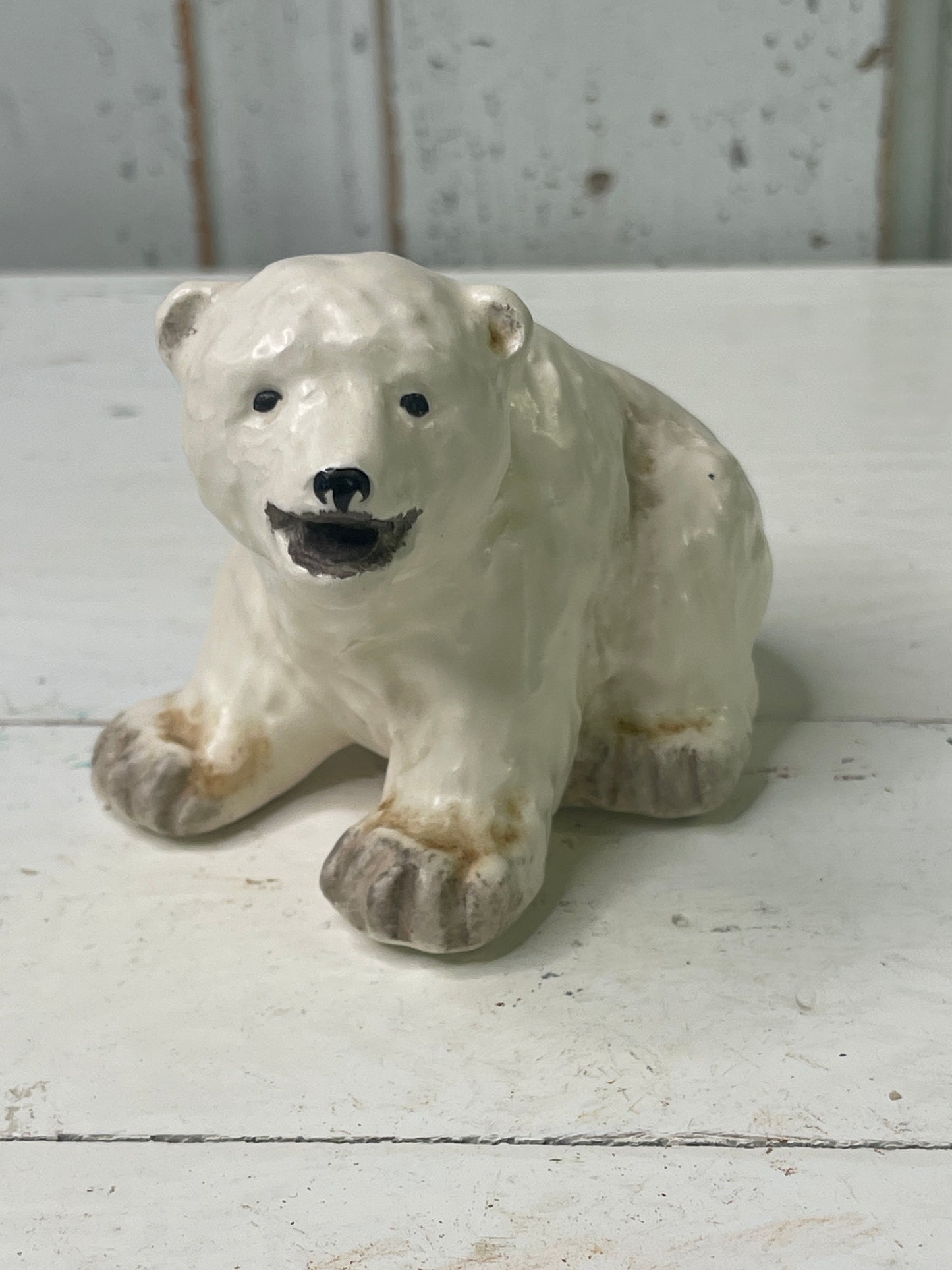Vintage 1986 C. Alan Johnson Polar Bear Figurine (B2)