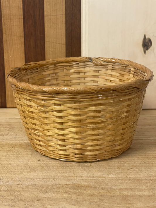Small wicker chip/cracker basket