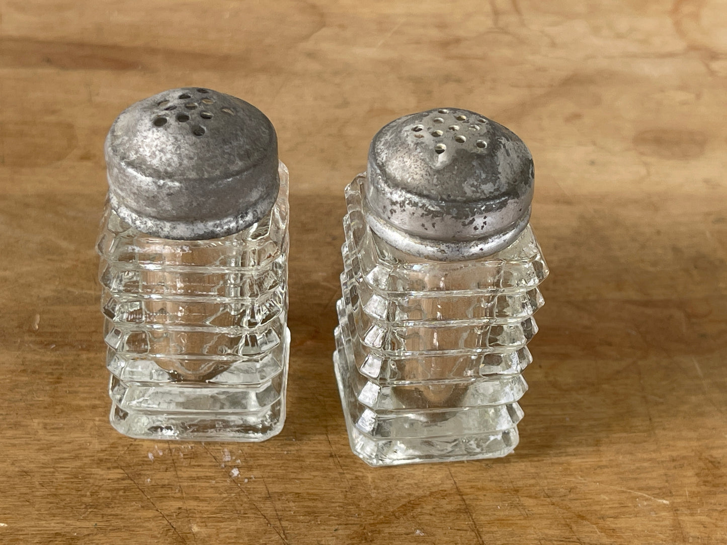 Vintage Clear Salt/Pepper Shakers